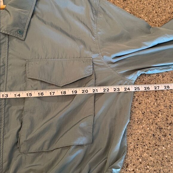 YOGALICIOUS Radiant Commuter Windbreaker - Picture 4 of 9